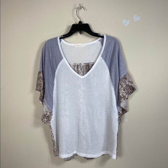 Entro - Two tone Snakeskin Print Blouse - Picture 4 of 13